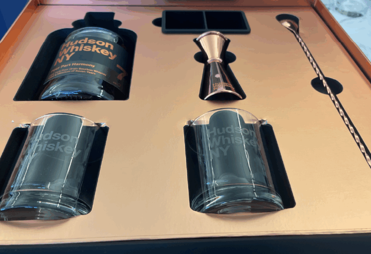 Creating Memorable Influencer Kits